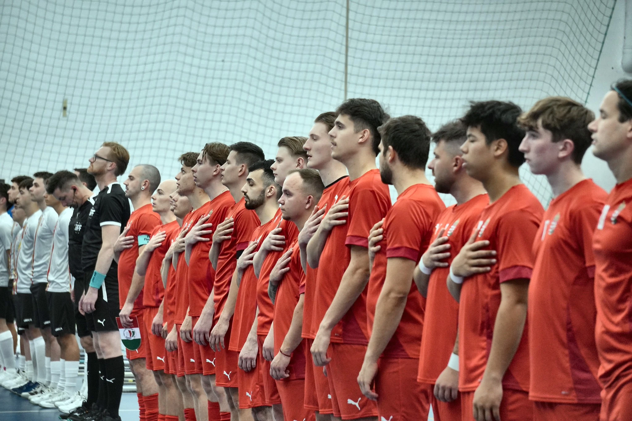 Magyar győzelem és kiélezett mérkőzések a floorball Hungária Kupán