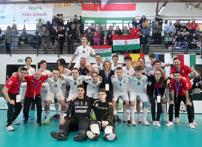 Floorball: Felvette a versenyt a legjobbakkal az U19-es fiúválogatott