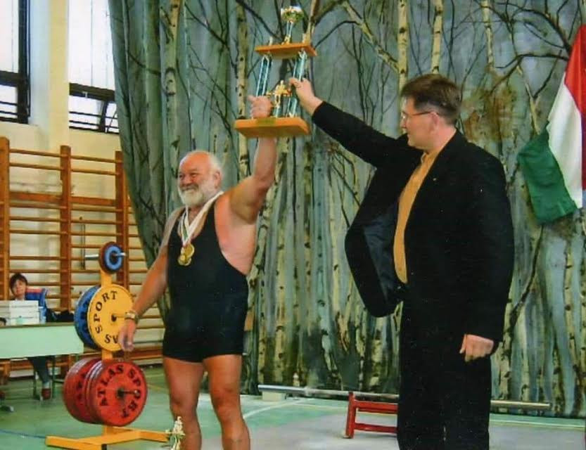 Meghalt az erőemelés legendája