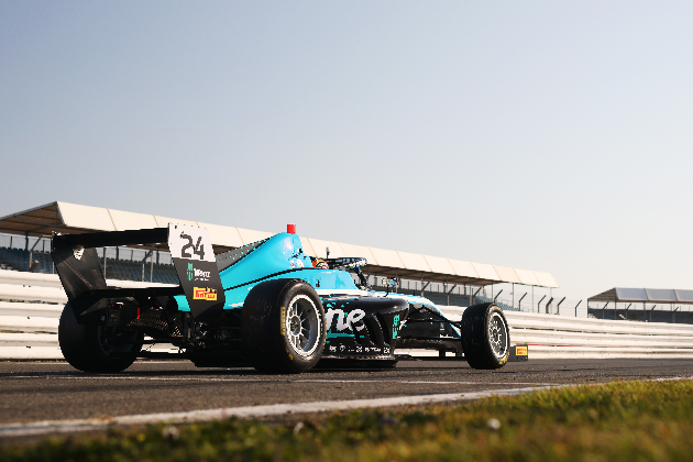 Cél a bajnoki cím – a hétvégén kezd Molnár Martin a brit F4-ben