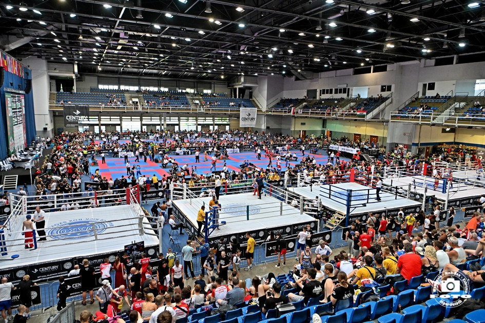 Nyolc arany a sporttörténelmi budapesti kick-box világkupán