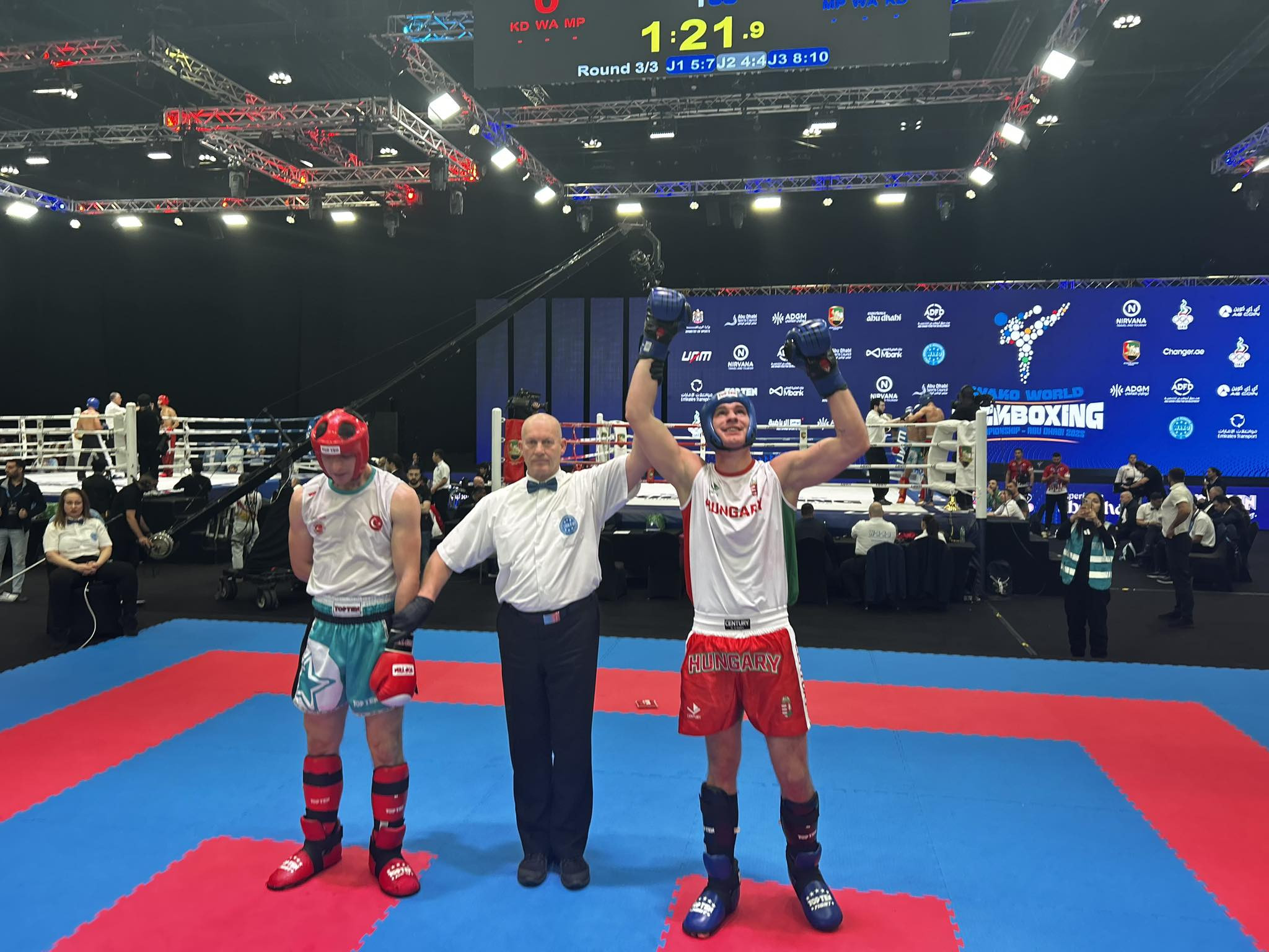 Nyolc magyar arany Abu-Dzabiban a kick-box vb-n